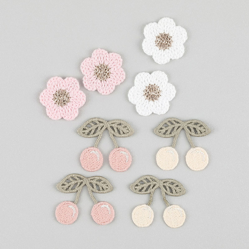 Embroidery Letter M - 20 Stück rosa-weiße Kirschblüten-Stickapplikationen für Haarspangen,
