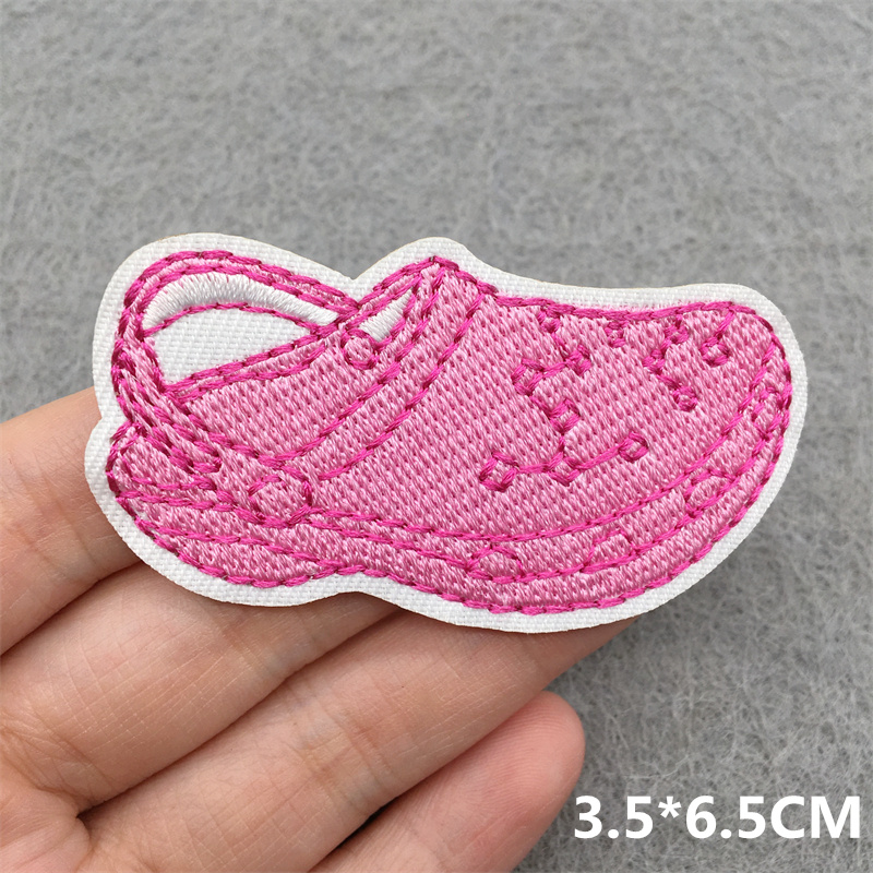 Cartoon Schmetterling Kirsche  – Embroidery Letter M Bewertung und Preis