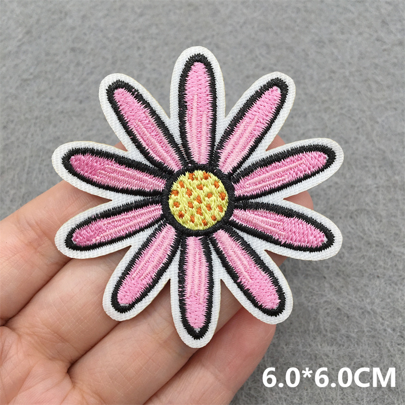 Cartoon Schmetterling Kirsche  – Embroidery Letter M Bewertung und Preis