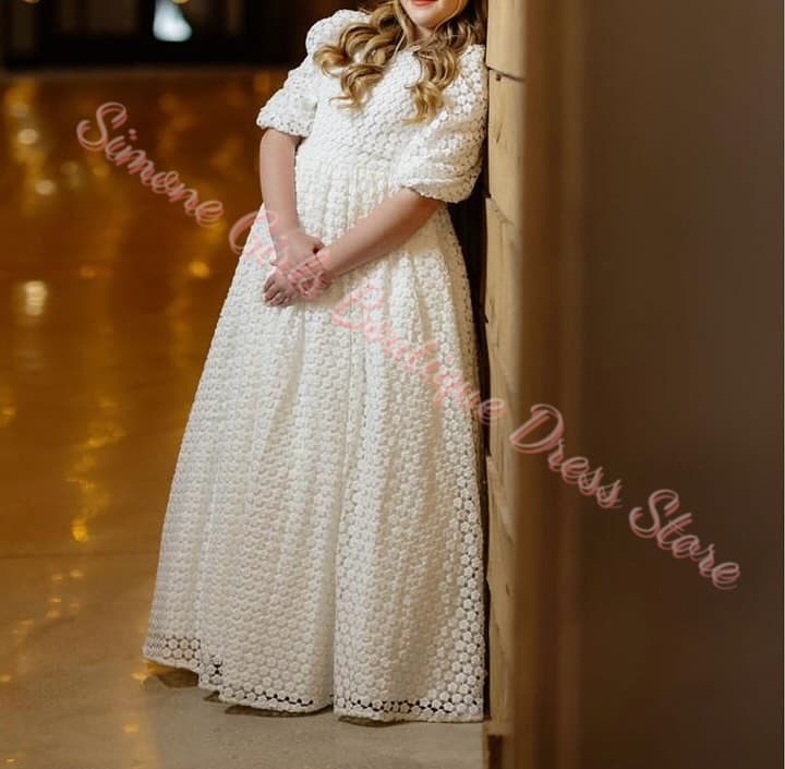 Mädchenkleid mit Lochstickerei – Embroidery Eyelet Bewertung und Preis