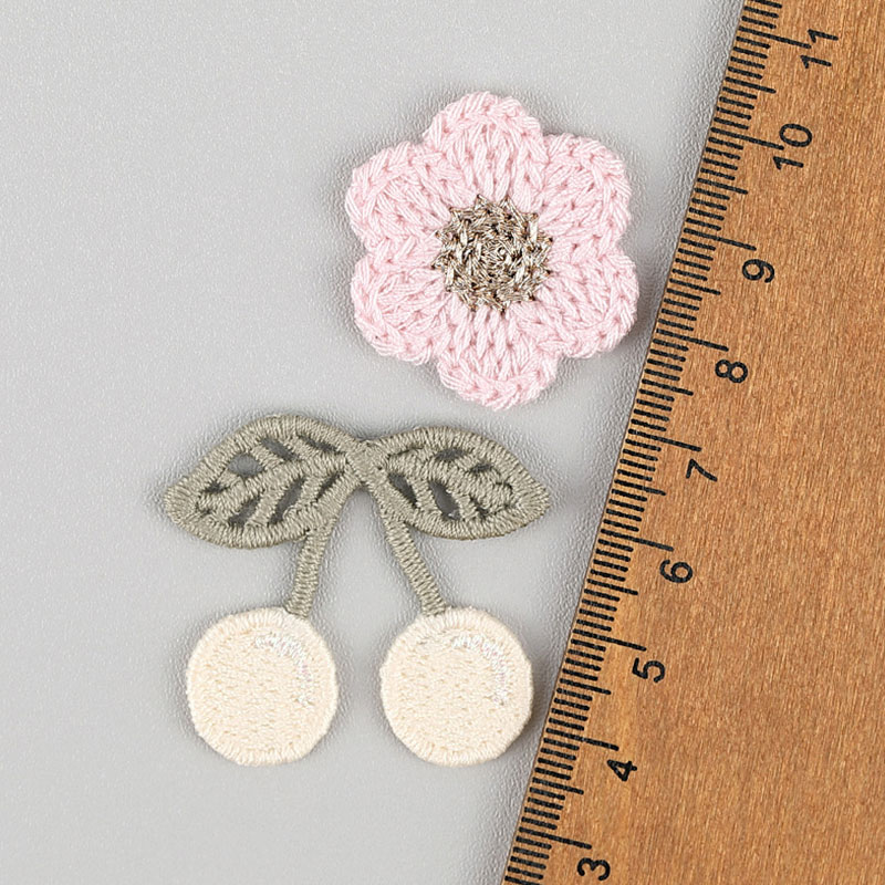 20 Stück rosa-weiße Kirschblüt – Embroidery Letter M Bewertung und Preis