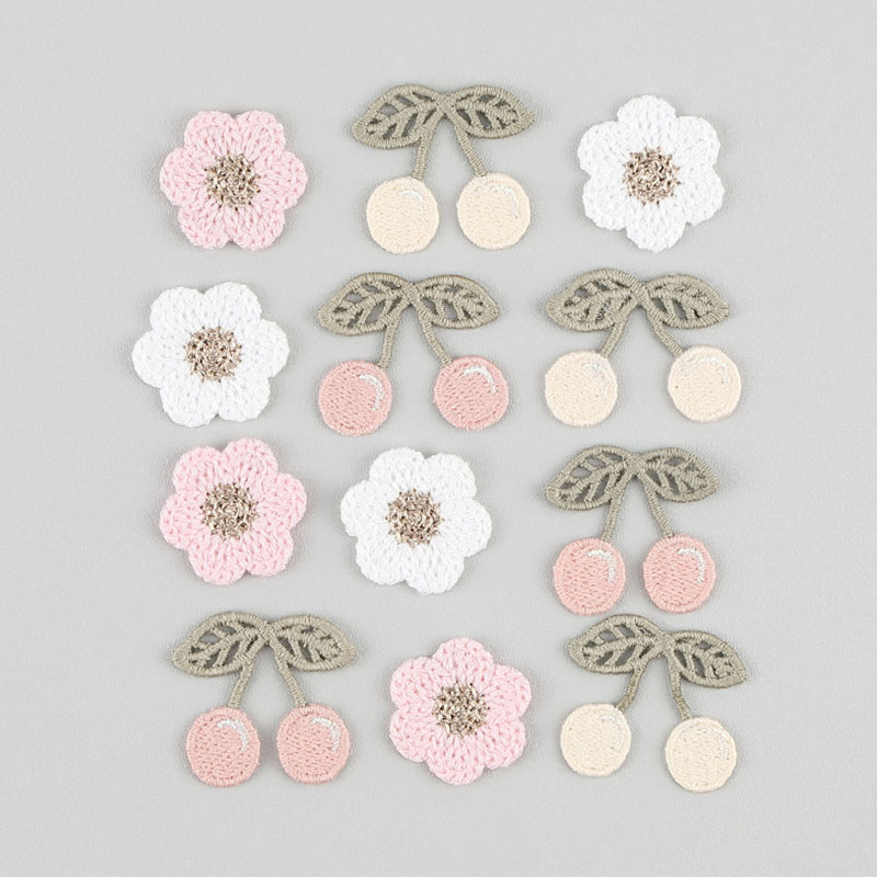 20 Stück rosa-weiße Kirschblüt – Embroidery Letter M Bewertung und Preis